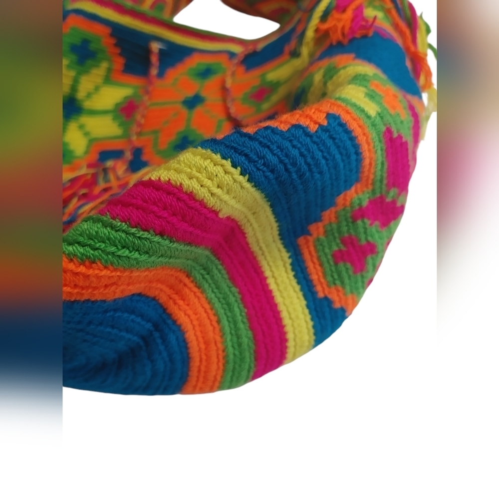 Handwoven Mochila Bucket Bag-A-Line Wayuu Love - Picture 3 of 5